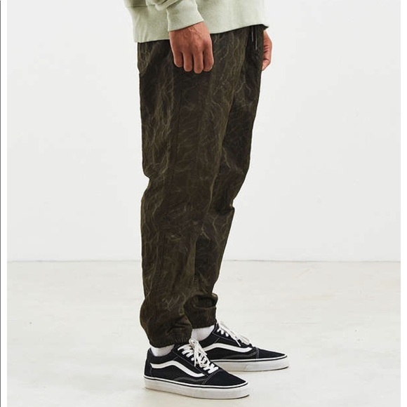 Urban Outfitters Nwot Mens Camo Jogger 